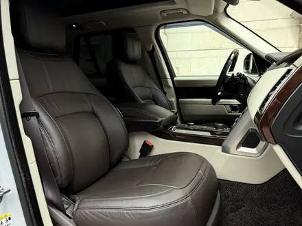Land Rover Range Rover 2018 года за 31 500 000 тг. в Алматы – фото 17