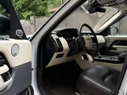 Land Rover Range Rover 2018 года за 31 500 000 тг. в Алматы – фото 10