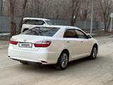 Toyota Camry 2015 года за 11 000 000 тг. в Актобе – фото 4