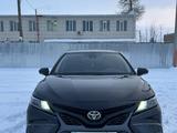 Toyota Camry 2022 года за 12 600 000 тг. в Тараз – фото 2