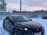 Toyota Camry 2022 года за 12 600 000 тг. в Тараз – фото 3