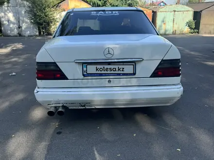 Mercedes-Benz E 300 1991 года за 1 850 000 тг. в Алматы – фото 4