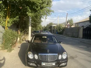 Mercedes-Benz E 230