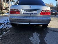 Mercedes-Benz E 320 2000 годаfor6 300 000 тг. в Шымкент