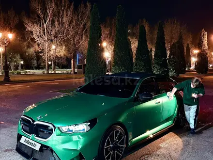BMW M5 2025 года за 84 500 000 тг. в Алматы – фото 2