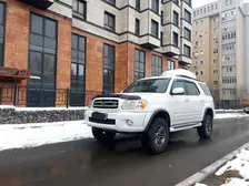Toyota Sequoia, 2004