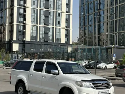Toyota Hilux 2013 года за 15 000 000 тг. в Алматы – фото 2