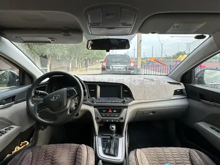 Hyundai Elantra 2018 года за 4 500 000 тг. в Атырау – фото 6