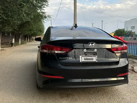 Hyundai Elantra 2018 года за 4 500 000 тг. в Атырау – фото 5