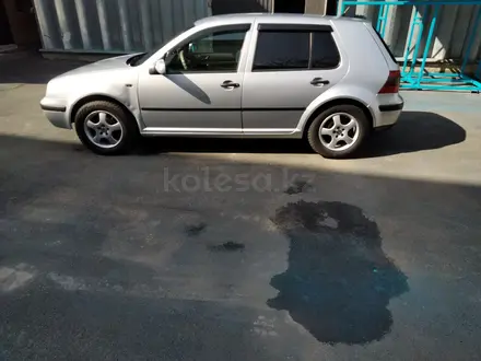 Volkswagen Golf 2001 года за 2 100 000 тг. в Алматы – фото 5