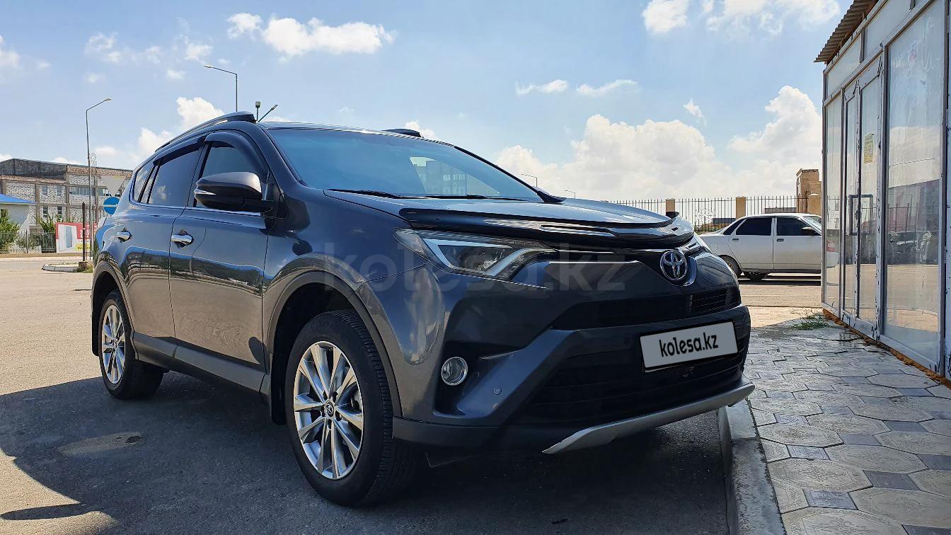 Toyota RAV4 2017 г.