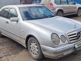 Mercedes-Benz E 230 1997 годаүшін2 600 000 тг. в Атбасар – фото 2