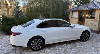 Mercedes-Benz E 400 2024 года за 32 300 000 тг. в Караганда