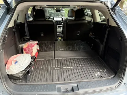 Toyota Highlander 2022 года за 23 000 000 тг. в Алматы – фото 12