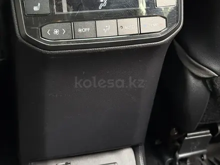Toyota Highlander 2022 года за 23 000 000 тг. в Алматы – фото 17