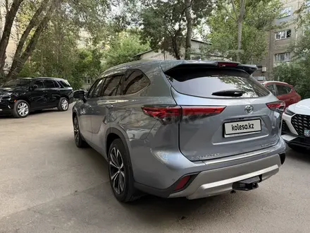 Toyota Highlander 2022 года за 23 000 000 тг. в Алматы – фото 2