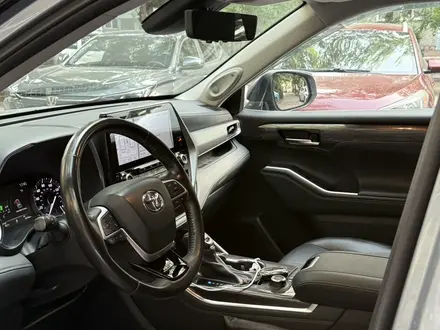 Toyota Highlander 2022 года за 23 000 000 тг. в Алматы – фото 7