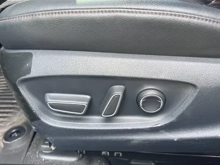 Toyota Camry 2019 года за 14 700 000 тг. в Астана – фото 34