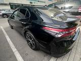 Toyota Camry 2019 года за 14 700 000 тг. в Астана – фото 5