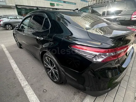 Toyota Camry 2019 года за 14 700 000 тг. в Астана – фото 5