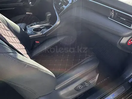 Toyota Camry 2019 года за 14 700 000 тг. в Астана – фото 13