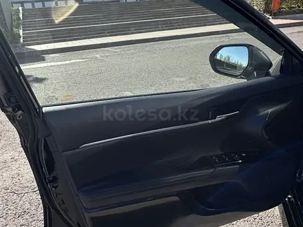 Toyota Camry 2019 года за 14 700 000 тг. в Астана – фото 21