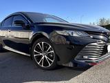 Toyota Camry 2019 года за 14 700 000 тг. в Астана