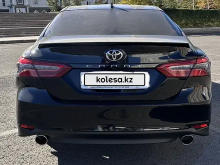 Toyota Camry 2019 года за 14 700 000 тг. в Астана – фото 8