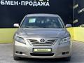 Toyota Camry 2007 года за 5 990 000 тг. в Актобе – фото 2