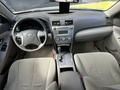 Toyota Camry 2007 года за 5 990 000 тг. в Актобе – фото 20