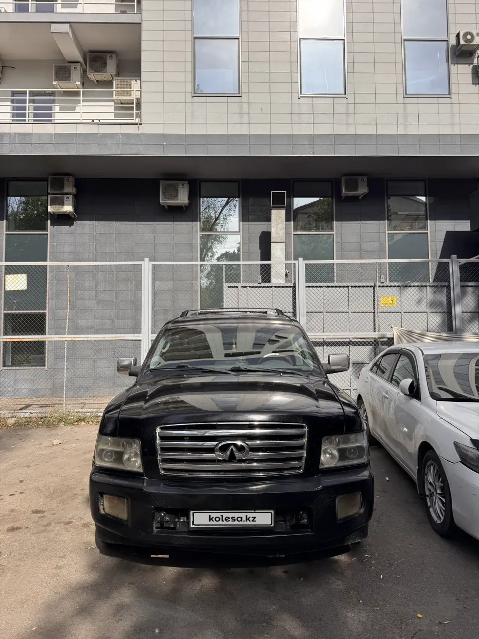 Infiniti QX56, 2005
