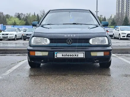 Volkswagen Golf 1995 года за 1 500 000 тг. в Алматы