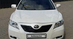Toyota Camry 2008 года за 2 700 000 тг. в Уральск – фото 2