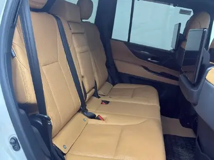 Lexus LX 600 Luxury+ 2025 года за 77 000 000 тг. в Алматы – фото 9