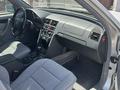 Mercedes-Benz C 200 1999 годаfor4 300 000 тг. в Жанаозен – фото 3