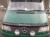 Стекло фары фонари Mercedes-Benz Sprinter за 8 000 тг. в Актобе