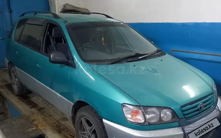 Toyota Ipsum 1996 годаfor3 600 000 тг. в Семей