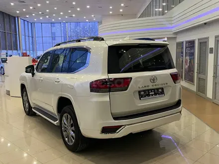 Toyota Land Cruiser Premium 2023 года за 58 100 000 тг. в Актобе – фото 2