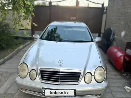 Mercedes-Benz CLK 320 1999 годаүшін5 000 000 тг. в Караганда – фото 37