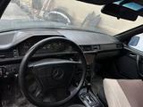 Mercedes-Benz E 220 1993 года за 1 500 000 тг. в Кызылорда – фото 5
