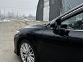 Toyota Camry 2018 года за 11 600 000 тг. в Алматы – фото 12