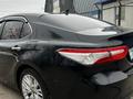 Toyota Camry 2018 года за 11 600 000 тг. в Алматы – фото 14