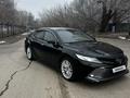Toyota Camry 2018 года за 11 600 000 тг. в Алматы – фото 3