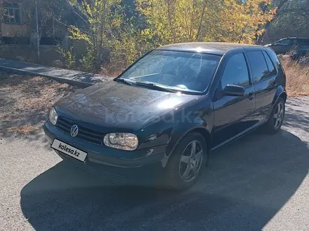Volkswagen Golf 2001 года за 1 950 000 тг. в Караганда