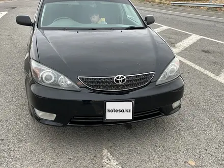 Toyota Camry 2004 года за 3 600 000 тг. в Атырау – фото 5