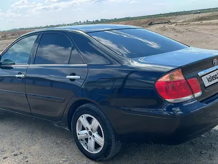 Toyota Camry 2004 года за 3 600 000 тг. в Атырау – фото 8