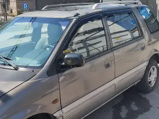 Mitsubishi Space Wagon, 1993