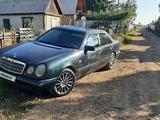 Mercedes-Benz E 200 1997 года за 1 300 000 тг. в Кокшетау – фото 2