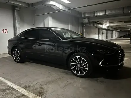 Hyundai Sonata 2023 года за 14 141 414 тг. в Астана