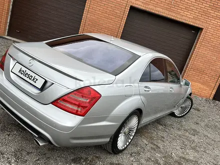 Mercedes-Benz S 500 2006 года за 6 500 000 тг. в Усть-Каменогорск – фото 31